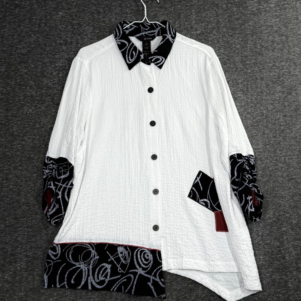 Ali Miles Button Down Tunic Top Size Large Crinkle  Asymetric White Black Artsy